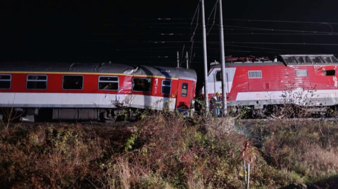 ektakto-sygkroysi-trenon-428768