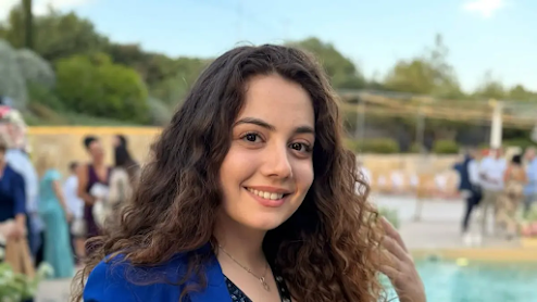 stefani-charalampoys-pethanan-tin-ithopoio-sto-diadiktyo-i-anartisi-poy-prokalese-salo-kai-i-apantisi-tis-433841