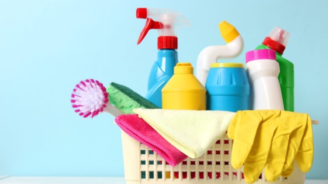 entopistike-dilitiriodis-chimiki-oysia-se-pasignosta-katharistika-ta-echoyme-oloi-sto-spiti-mas-429571