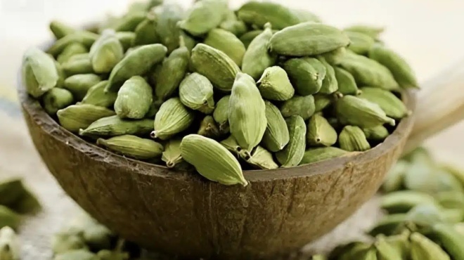 to-ischyro-mpachariko-poy-rythmizei-fysika-to-sakcharo-ta-triglykeridia-kai-ti-cholisteroli-426674