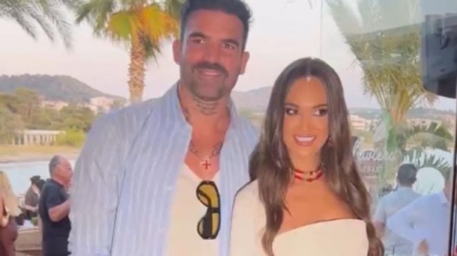 ria-ellinidoy-dimitris-alexandroy-molis-matheytike-gia-tin-schesi-toys-429823