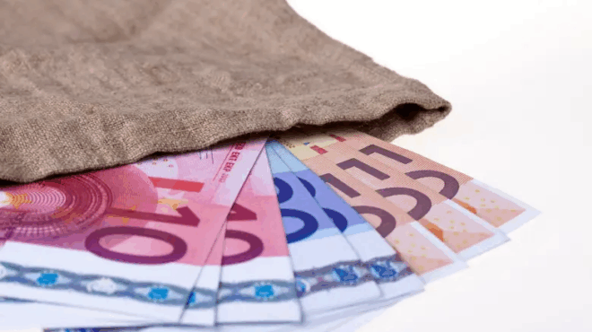 molis-eskase-neo-epidoma-100-eypo-kathe-mhna-amp-8211-poioi-to-dikaioyntai-kai-den-toys-exei-amp-8230-enhmeposei-kanenas-426495