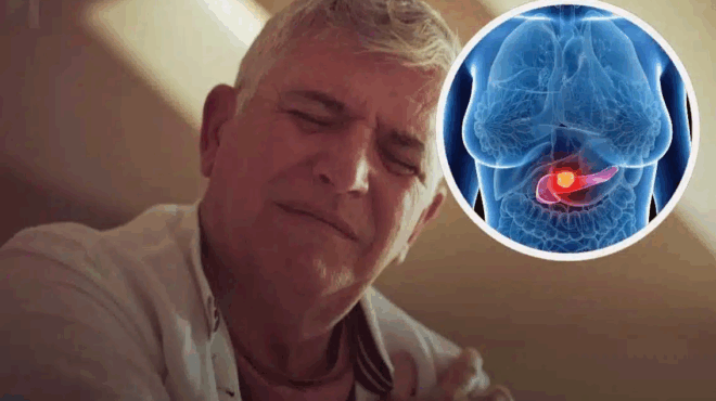 karkinos-sto-pagkreas-ayta-ta-dyo-symptomata-tha-eprepe-na-eichan-proeidopoiisei-ton-patera-moy-poy-pethane-se-12-evdomades-432907