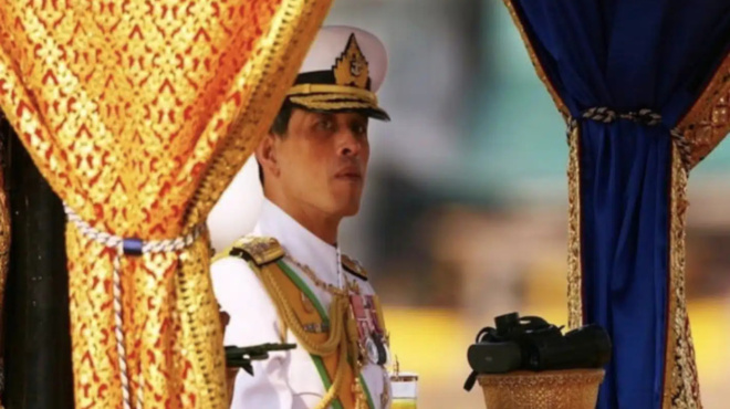 o-ploysioteros-vasilias-toy-kosmoy-17-000-spitia-38-idiotika-tzet-kai-52-chrysa-skafi-428343