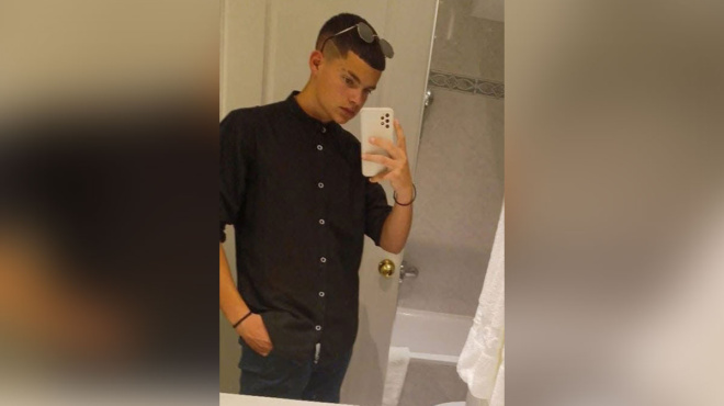 thrinos-gia-ton-19chrono-rafail-poy-skotothike-apo-tin-ekrixi-sto-pedio-volis-itan-poly-charoymenos-gia-tin-askisi-leei-o-pateras-toy-433393