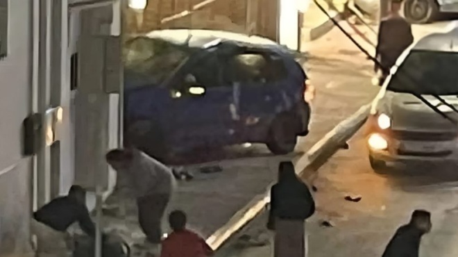 thrinos-gia-ton-24chrono-poy-skotothike-sti-loytsa-eiche-erthei-stin-ellada-gia-tin-orkomosia-tis-filis-toy-o-29chronos-odigos-eiche-emplakei-xana-se-sovaro-trochaio-434598