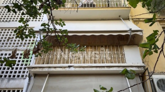 friki-sto-aigaleo-pateras-machairose-ston-laimo-tin-29chroni-kori-toy-amp-8211-sok-me-ayto-poy-apokalypsan-oi-geitones-427955