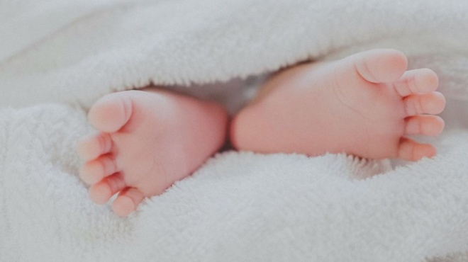 eycharista-nea-gia-osoys-kanoyn-paidi-se-aytoys-toys-dimoys-tis-elladas-tha-paroyn-epidoma-eos-3-000-eyro-gia-kathe-genna-428793