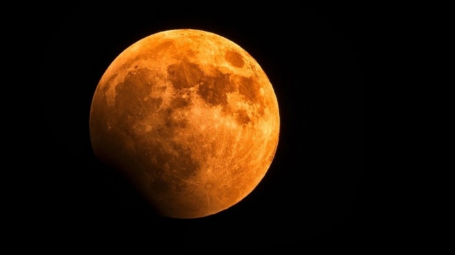 panselinos-stis-5-noemvrioy-to-feggari-toy-kastora-fernei-entona-synaisthimata-kai-allages-gia-tria-zodia-427140