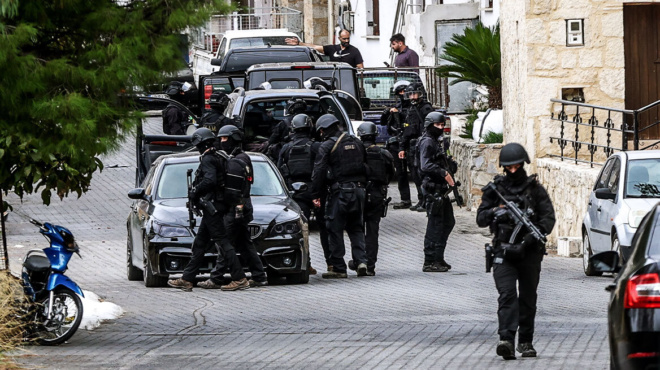 ayti-einai-i-56chroni-poy-skotothike-sto-makeleio-h-mitera-tis-apokalypse-ti-megali-alitheia-gia-osa-eginan-426924