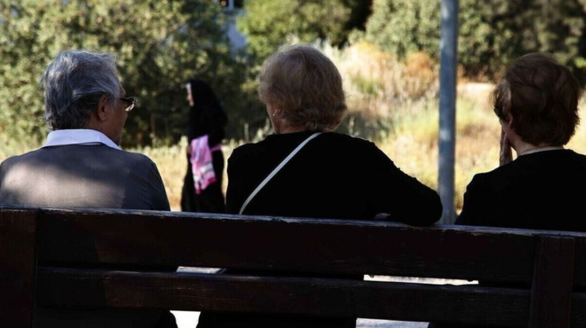 prin-mia-ora-matheytike-kai-episima-katapliktika-nea-gia-oloys-toys-ellines-poy-einai-pano-apo-60-chronon-430236