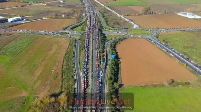 sygklonistiko-vinteo-apo-psila-to-megalo-agrotiko-mploko-tis-karditsas-ston-e65-434657