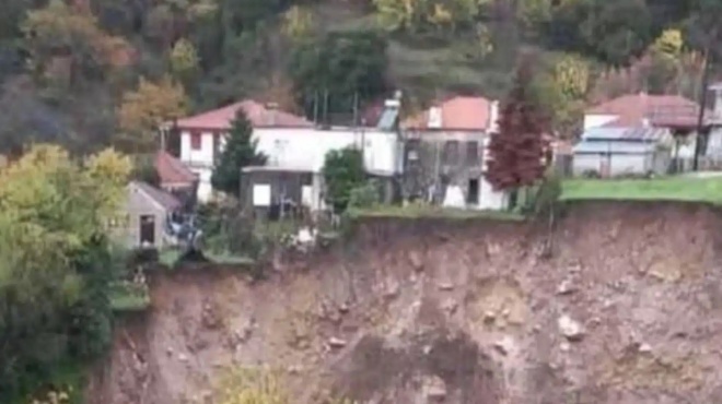 kakokairia-adel-megali-katolisthisi-spitia-einai-etoima-na-katarreysoyn-amp-8211-sygklonistikes-eikones-prin-ligo-433723