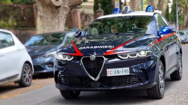 frikti-dolofonia-mitera-ekopse-to-laimo-toy-enniachronoy-gioy-tis-429629