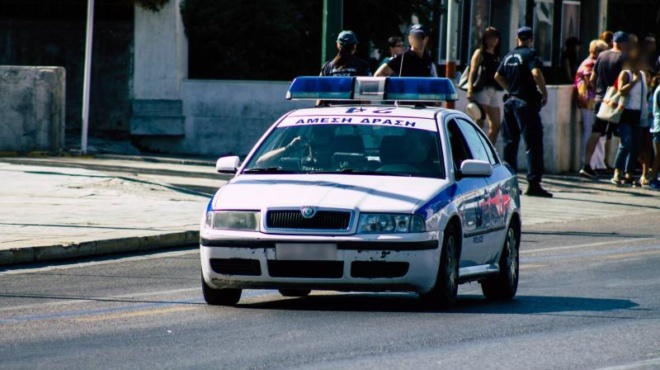 gnosti-dimosiografos-synelifthi-se-mploko-evrise-amp-038-apeilise-astynomikoys-tha-sas-teleioso-amp-8230-430323