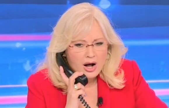 anatropi-sok-stin-ypothesi-poy-sygklonise-oli-tin-ellada-apokalypsi-aggelikis-nikoloyli-432648