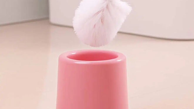 to-kolpo-poy-kanoyn-stis-kafeteries-kai-moschovolane-oi-toyaletes-vale-ayto-to-ygro-mesa-sto-pigkal-kai-tha-moschovolaei-olo-to-mpanio-428848