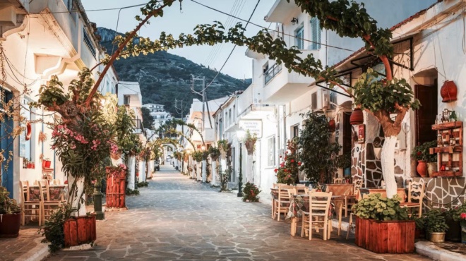 auta-einai-ta-12-fagita-poy-trone-stin-ikaria-kai-zoyn-mechri-ta-100-433582