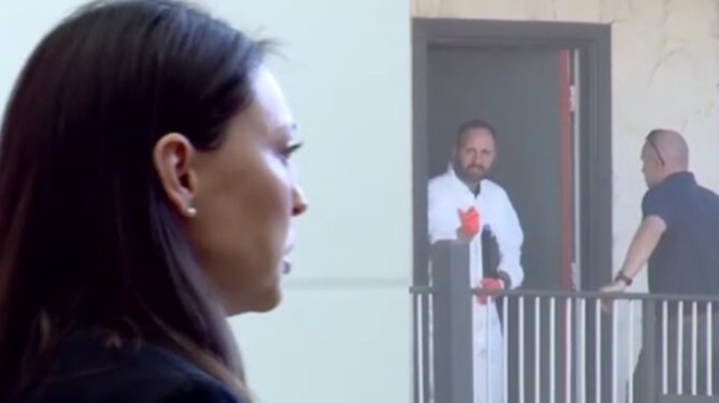 oikogeneiaki-tragodia-mitera-skotose-ta-dyo-paidia-tis-gia-na-ekdikithei-ton-syzygo-zitoyse-lefta-gia-na-metakomisei-video-427148