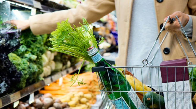 deyteri-imera-christoygennon-poia-soyper-market-einai-anoichta-simera-amp-8211-osoi-den-prolavate-kati-amp-8230-trexte-441494