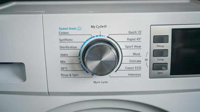 ayto-to-agnosto-koympi-toy-plyntirioy-epitrepei-na-stegnonoyn-ta-roycha-poly-pio-grigora-ton-cheimona-441854