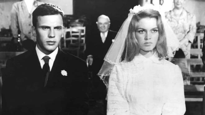 kaneis-den-einai-asfalis-otan-me-eroteyetai-oi-tesseris-gamoi-kai-oi-diasimoi-erotes-tis-mprizit-mparnto-442085