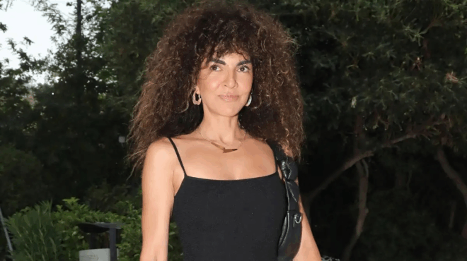 i-maria-solomoy-mas-deichnei-gia-proti-fora-ti-foyskomeni-tis-koilitsa-amp-8211-xegnoiastes-stigmes-stin-antiparo-435133