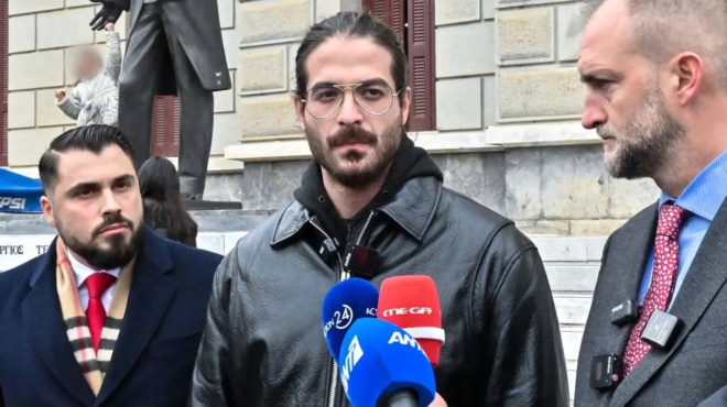 ektakto-toympa-ola-me-ari-moygkopetro-athoothike-gia-tin-minysi-tis-syzygoy-toy-442498