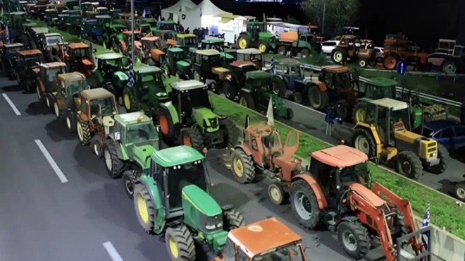 vomva-apo-toys-agrotes-matheytike-ti-etoimazoyn-amp-8211-tremei-i-kyvernisi-442872