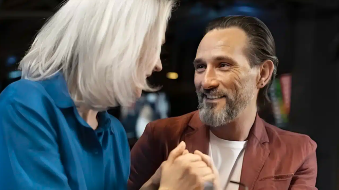 enas-pantremenos-antras-panta-psachnei-gia-eromeni-epeidi-i-gynaika-toy-den-amp-8230-438450