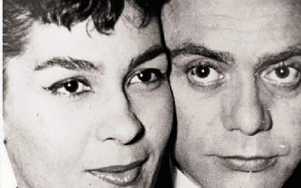 o-agapimenos-ithopoios-poy-travixe-ta-kalodia-poy-ton-kratoysan-sti-zoi-kai-efyge-amp-8230-434783