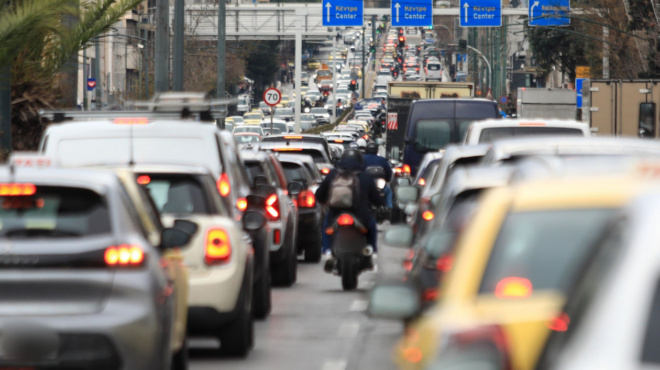 allaxe-xana-o-kok-kai-opoios-den-echei-ayto-sto-amaxi-toy-tin-patise-amp-8211-tsoychtera-prostima-stoys-odigoys-poy-to-amp-8230-xechasan-436766