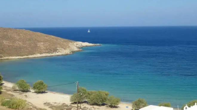 epivatis-pethane-xafnika-mesa-sto-ploio-artemis-konta-sti-serifo-435267