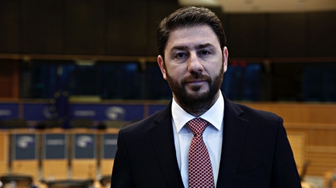 stin-antepithesi-o-androylakis-anakoinonei-metagrafi-vomva-sto-pasok-poy-allazei-ta-panta-437521