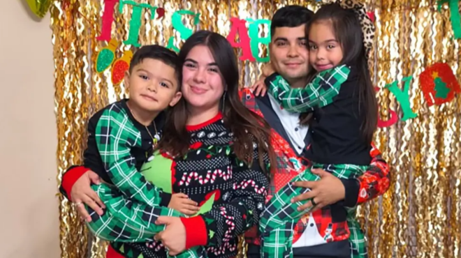 christoygenniatikos-thrinos-amp-8211-xekliristike-olokliri-oikogeneia-441535