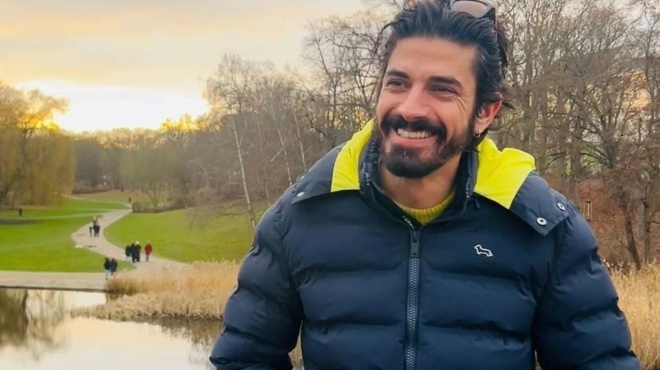 an-soy-po-timi-tha-trelatheis-nomizeis-moy-to-charisan-o-gkotsopoylos-apokalypse-to-sok-poso-poy-agorase-to-spiti-toy-me-thea-akropoli-434876