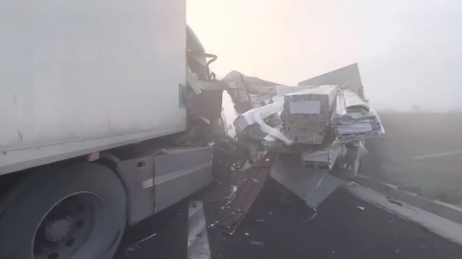 synagermos-se-ekav-kai-pyrosvestiki-tora-karampola-exi-ochimaton-stin-ethniki-odo-diakopi-kykloforias-442214