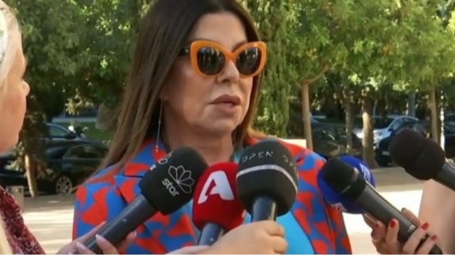 sokarei-i-antzela-dimitrioy-apokalypse-oti-itan-paroysa-se-dolofonia-trion-anthropon-438537