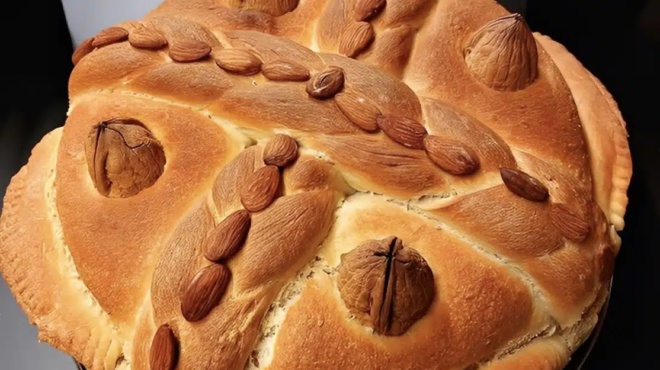 ti-einai-to-christopsomo-i-allios-psomi-ton-christoygennon-439538