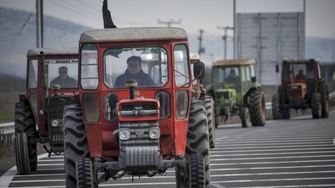 ektakto-kovoyn-tin-ellada-sta-2-oi-agrotes-amp-8211-telos-oi-diakopes-gia-ta-christoygenna-amp-8211-ti-anakoinosan-prin-ligo-439622