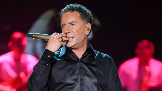 mazonakis-erchetai-kai-deyteri-minysi-apo-nearo-tragoydisti-pio-varies-oi-katigories-439795