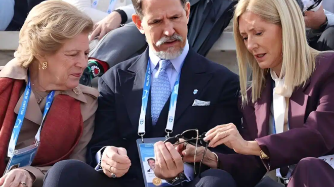 mari-santal-me-mpornto-kostoymi-kai-leopar-mpotakia-sto-kallimarmaro-435938