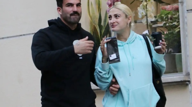 dimitris-alexandroy-i-1i-antidrasi-meta-ta-karfia-tis-ioannas-toyni-kai-i-on-air-apokalypsi-gia-to-idiotiko-symfonitiko-437979