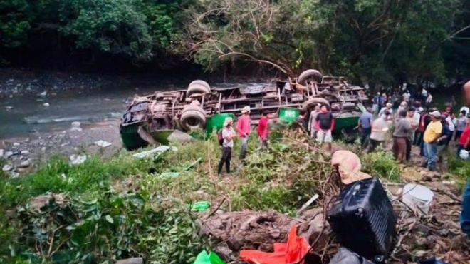 adianoito-trochaio-me-leoforeio-10-nekroi-kai-32-traymaties-amp-8211-echei-gemisei-o-topos-feretra-kai-asthenofora-441491