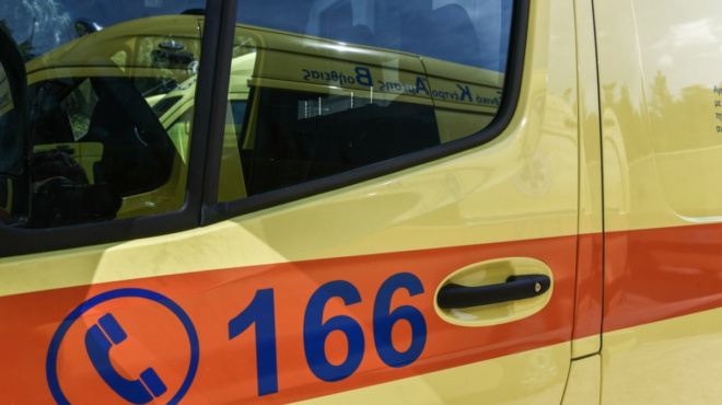 ektakto-tora-gia-14chrono-koritsaki-poy-vgike-na-pei-ta-kalanta-kai-katelixe-amp-8230-sto-nosokomeio-441102