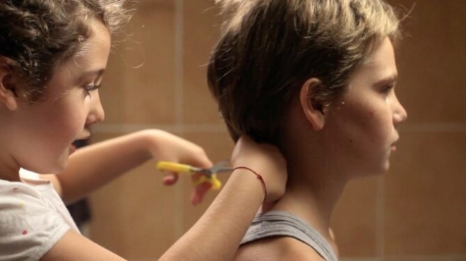 i-istoria-tis-christinas-i-15chroni-zoyse-os-antras-gia-na-min-tin-parenochloyn-435713