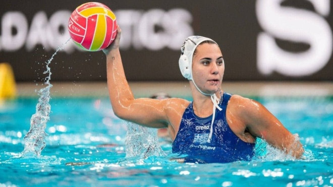 spoydaia-diakrisi-gia-ti-foteini-tricha-anadeichthike-koryfaia-polistria-toy-kosmoy-gia-to-2025-442520