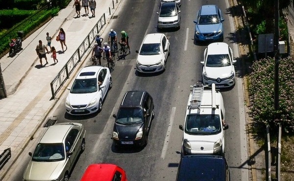 ektaktos-synagermos-gia-ta-teli-kykloforias-2026-katrapakia-gia-chiliades-ellines-odigoys-molis-dierreysan-ta-dysaresta-sta-sites-437908