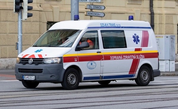 gemize-o-topos-asthenofora-kai-nekrofores-katarreysi-orofis-mesa-se-pasignosti-etairia-amp-8211-treis-nekroi-23-31-kai-41-eton-441036