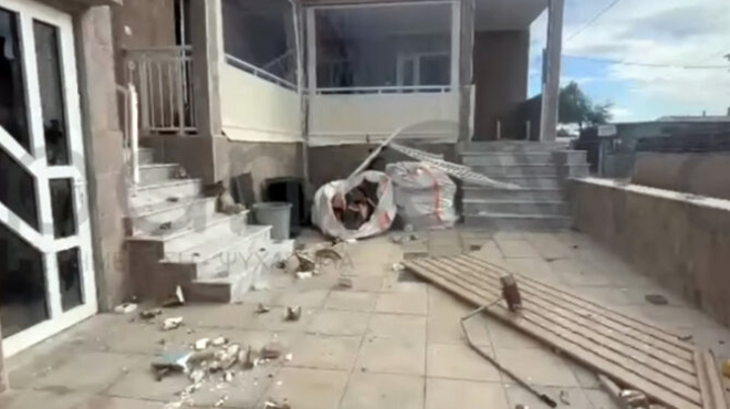 sto-nosokomeio-meta-apo-xylodarmo-o-pappoys-toy-3chronoy-poy-pethane-apo-asitia-toy-espasan-to-spiti-440649